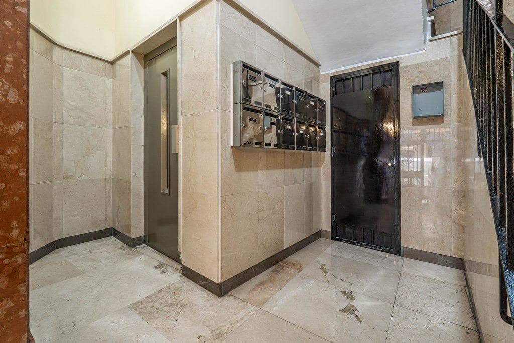 4 Zimmer Wohnung zu verkaufen in Granada Stadt mit Garage - 395.000 € (Ref: 9814488)