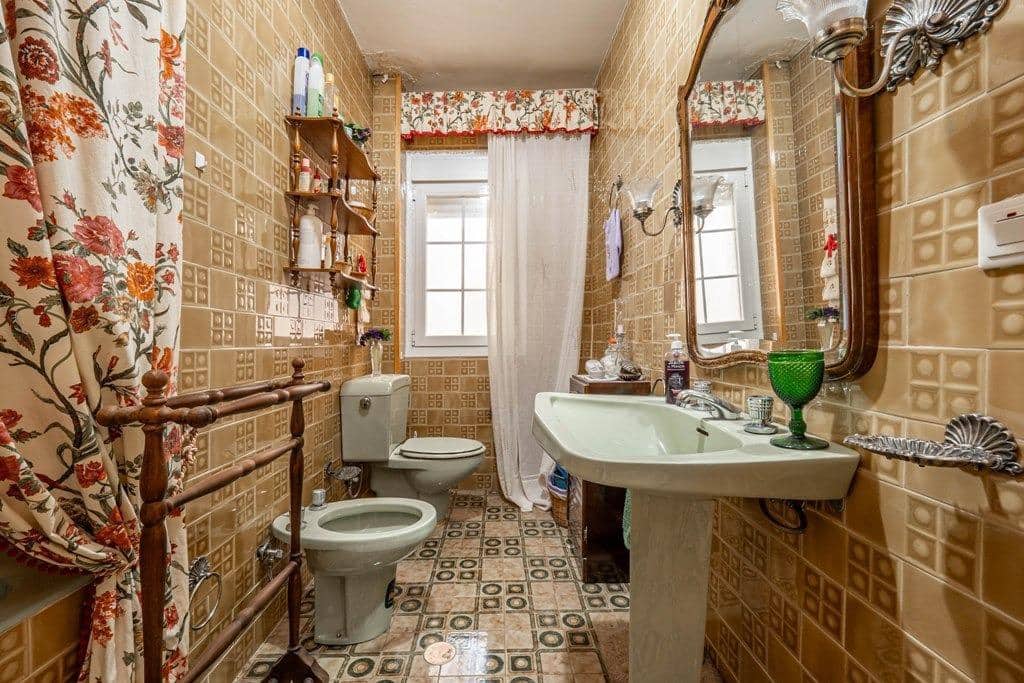 4 Zimmer Wohnung zu verkaufen in Granada Stadt mit Garage - 395.000 € (Ref: 9814488)
