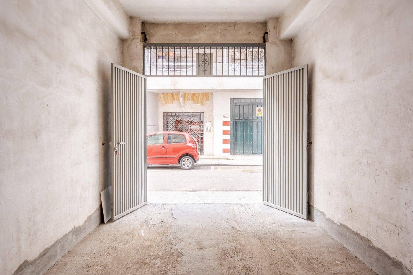 Comercial para venda em Granada cidade - 54 000 € (Ref: 9814490)