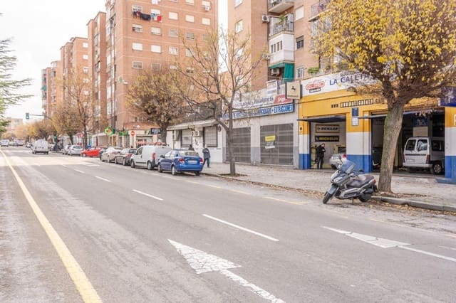 Comercial para venda em Granada cidade - 54 000 € (Ref: 9814490)