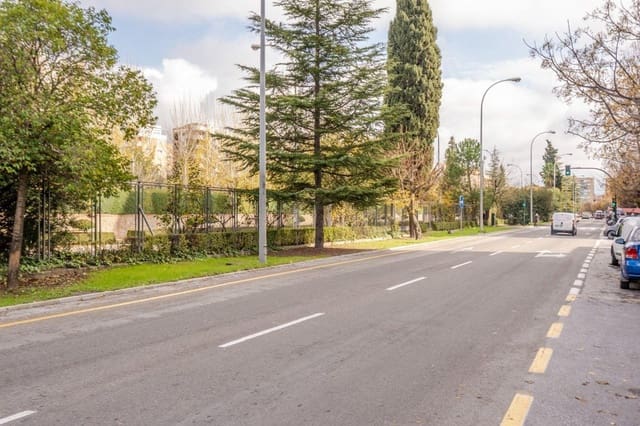 Comercial para venda em Granada cidade - 54 000 € (Ref: 9814490)
