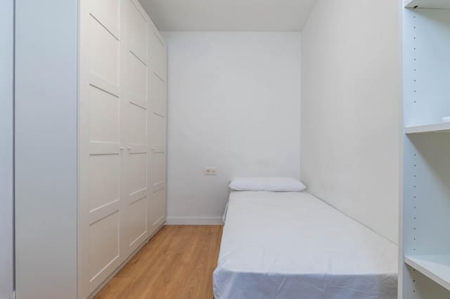 Piso de 4 habitaciones en Granada ciudad en venta - 125.000 € (Ref: 9814491)