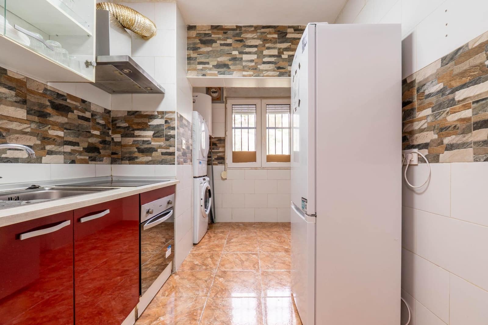 Piso de 4 habitaciones en Granada ciudad en venta - 125.000 € (Ref: 9814491)