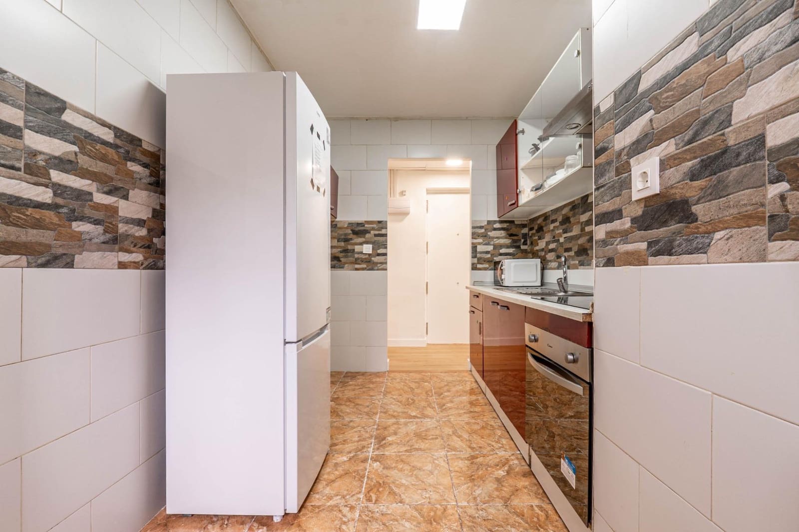 Piso de 4 habitaciones en Granada ciudad en venta - 125.000 € (Ref: 9814491)