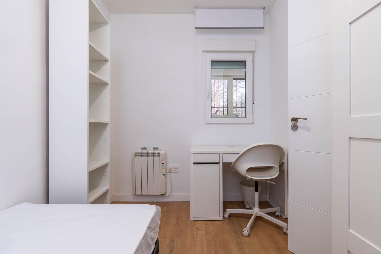 Piso de 4 habitaciones en Granada ciudad en venta - 125.000 € (Ref: 9814491)