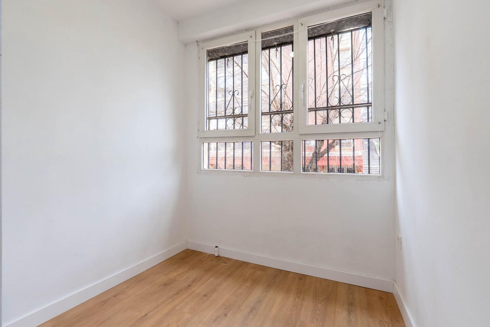 Piso de 4 habitaciones en Granada ciudad en venta - 125.000 € (Ref: 9814491)