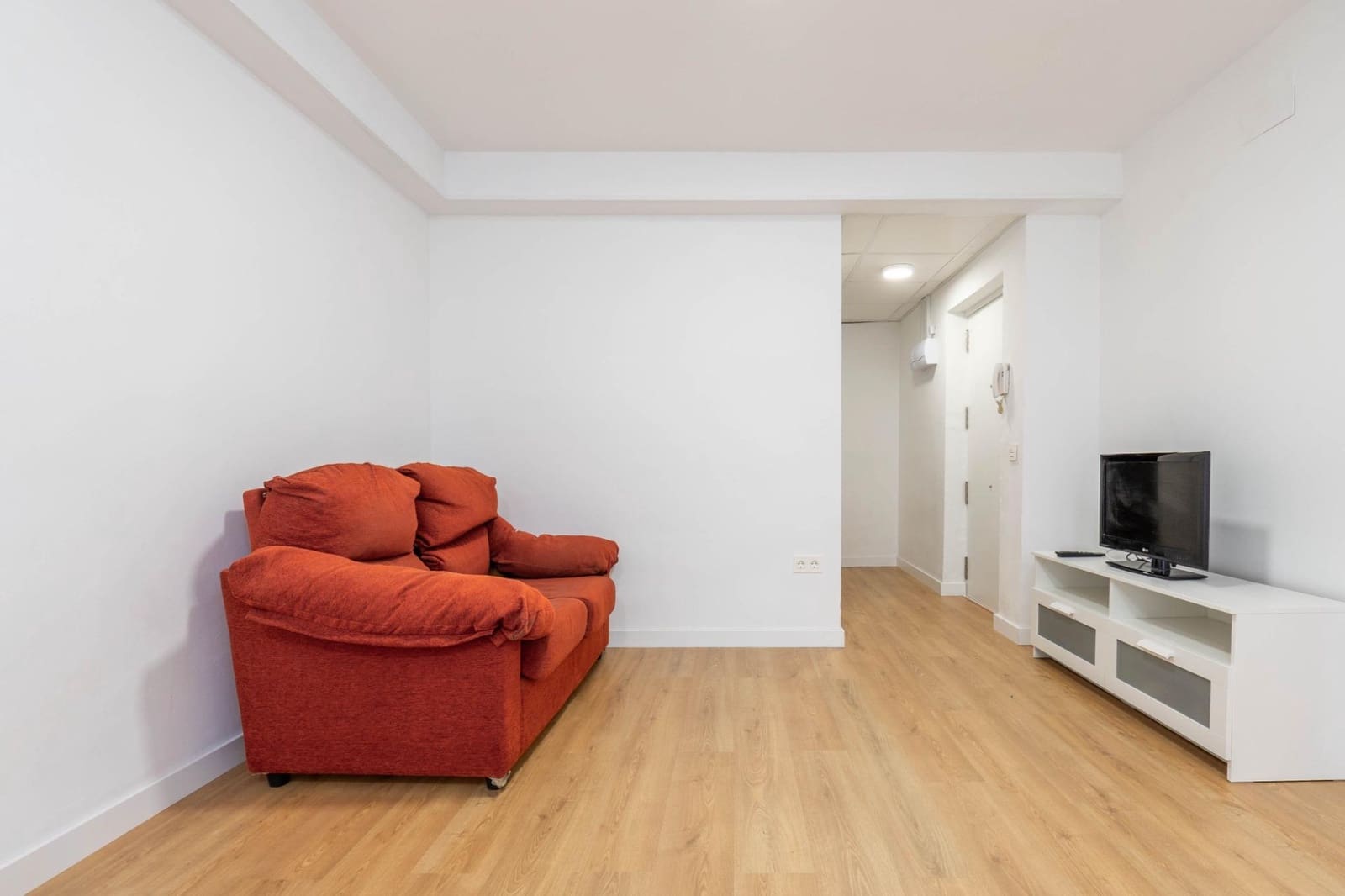 Piso de 4 habitaciones en Granada ciudad en venta - 125.000 € (Ref: 9814491)