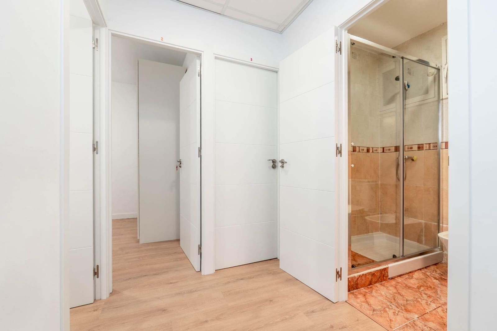 Piso de 4 habitaciones en Granada ciudad en venta - 125.000 € (Ref: 9814491)