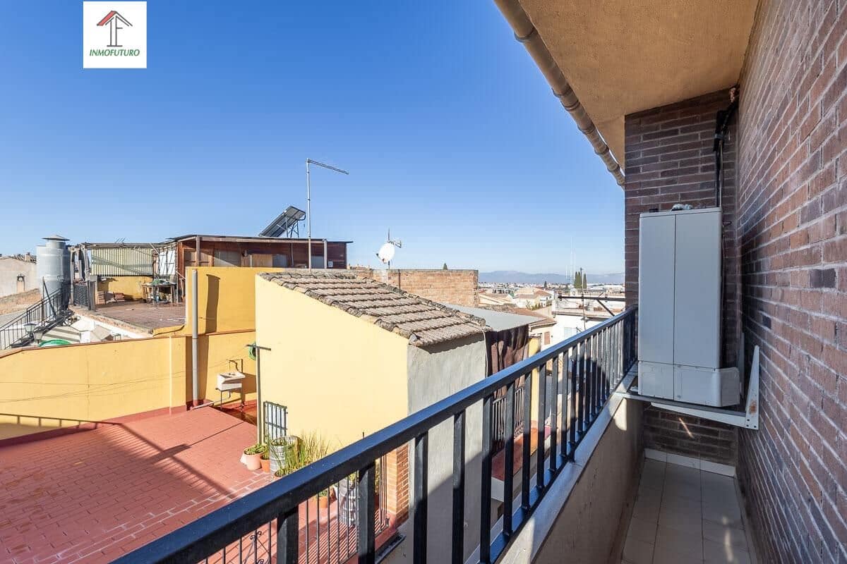 3 bedroom Flat for sale in Ogijares with garage - € 159,900 (Ref: 9814492)