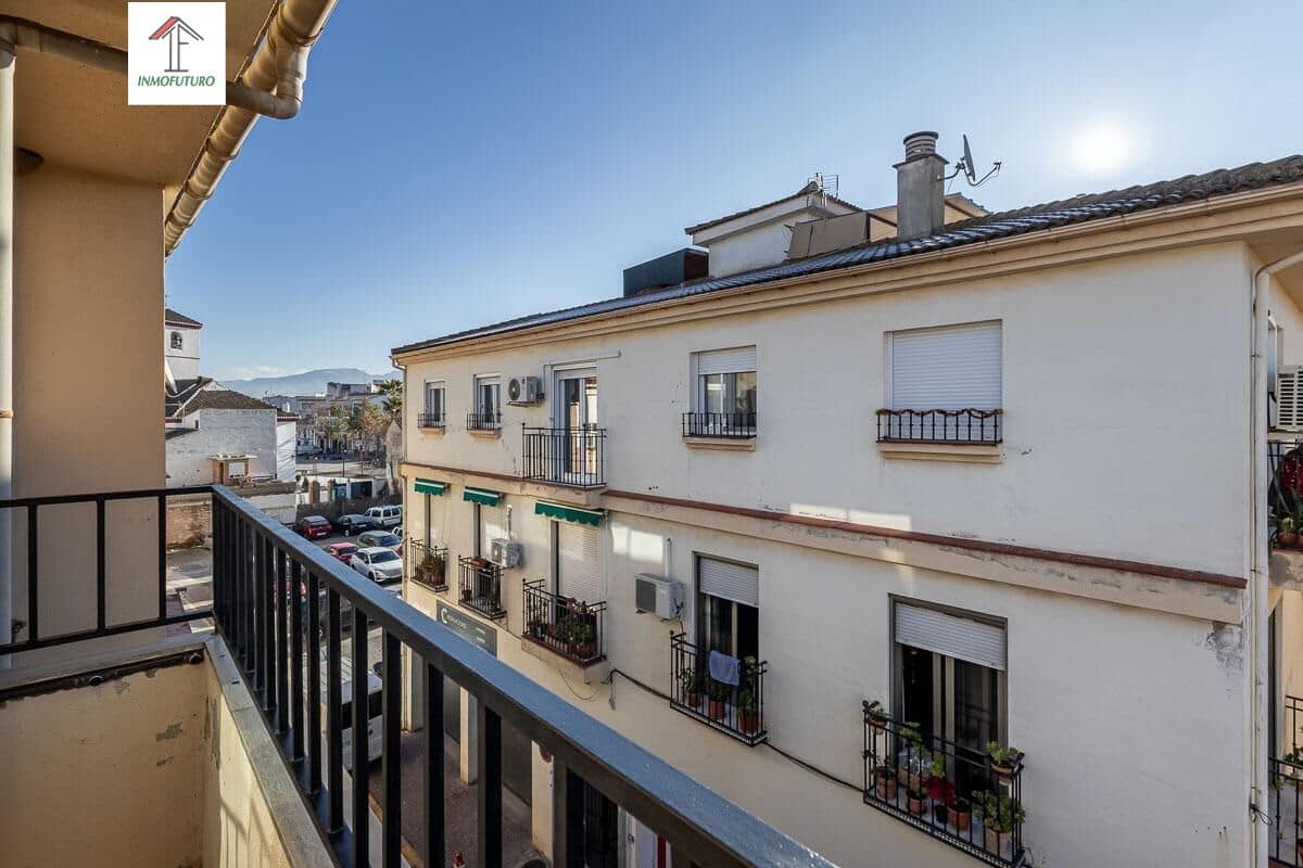 3 bedroom Flat for sale in Ogijares with garage - € 159,900 (Ref: 9814492)