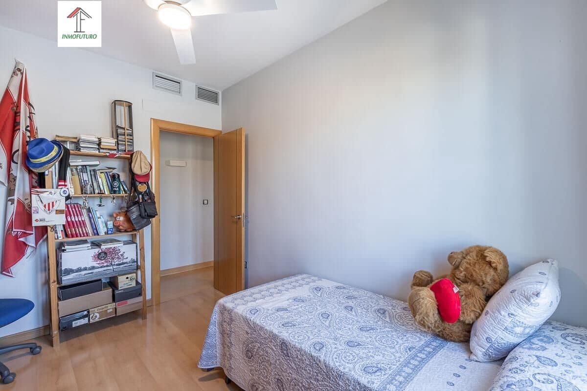 3 bedroom Flat for sale in Ogijares with garage - € 159,900 (Ref: 9814492)