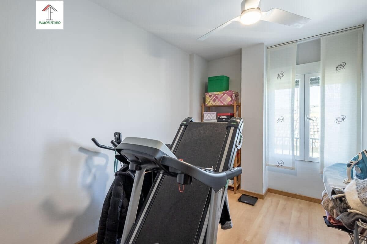 3 bedroom Flat for sale in Ogijares with garage - € 159,900 (Ref: 9814492)