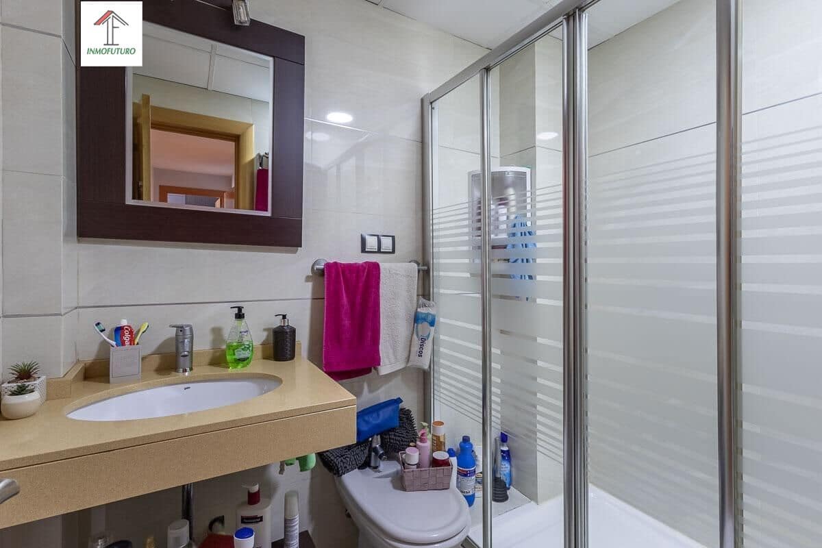 3 bedroom Flat for sale in Ogijares with garage - € 159,900 (Ref: 9814492)