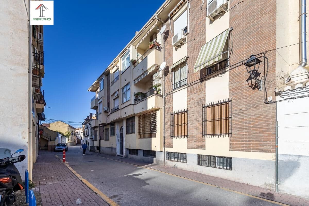 3 bedroom Flat for sale in Ogijares with garage - € 159,900 (Ref: 9814492)