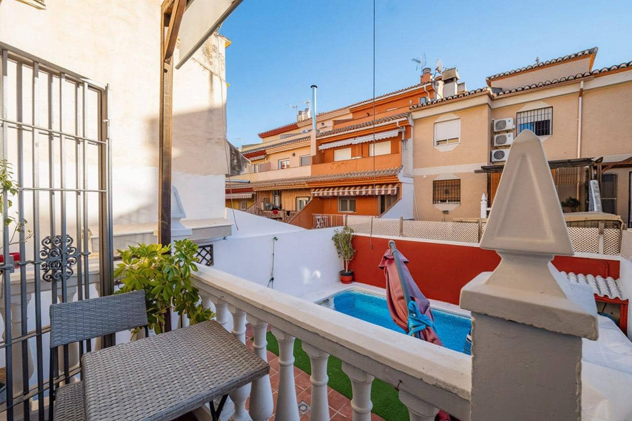 4 bedroom Terraced Villa for sale in Ogijares with pool garage - € 298,000 (Ref: 9814493)