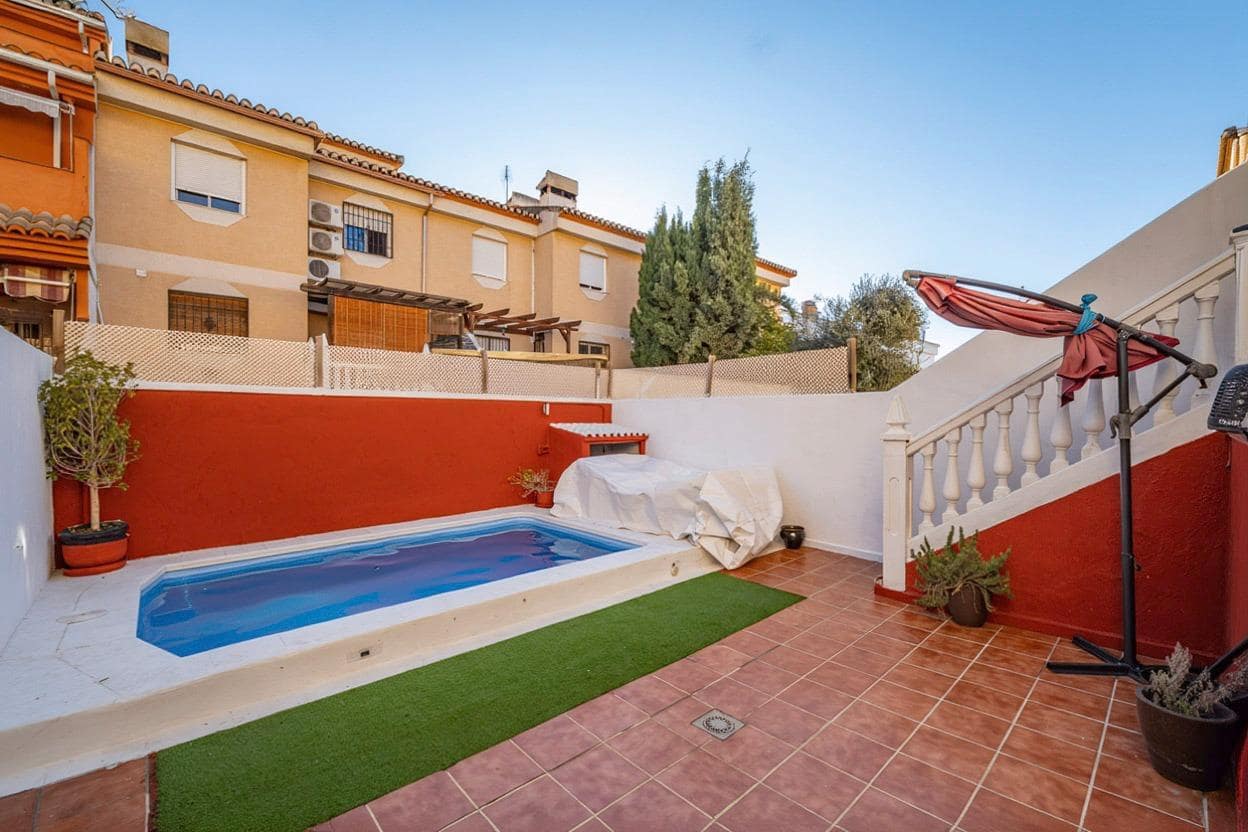 4 bedroom Terraced Villa for sale in Ogijares with pool garage - € 298,000 (Ref: 9814493)
