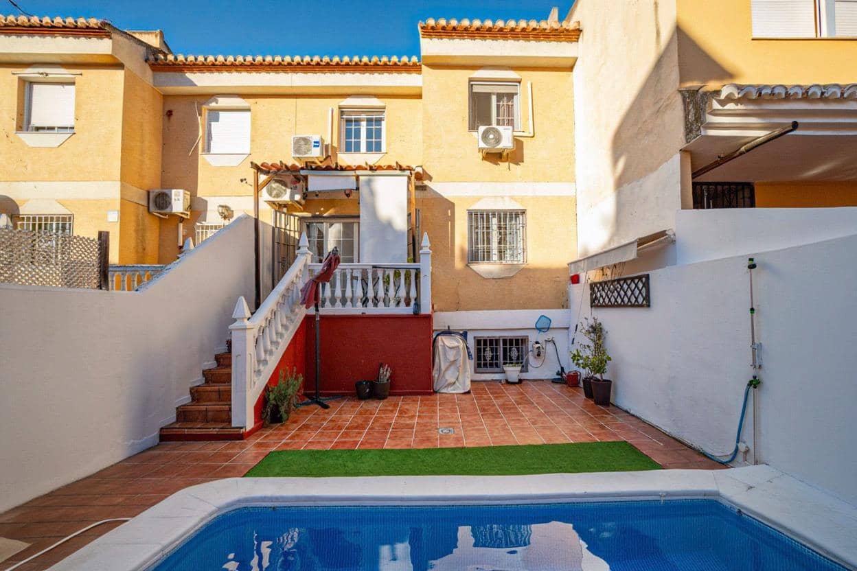 4 bedroom Terraced Villa for sale in Ogijares with pool garage - € 298,000 (Ref: 9814493)