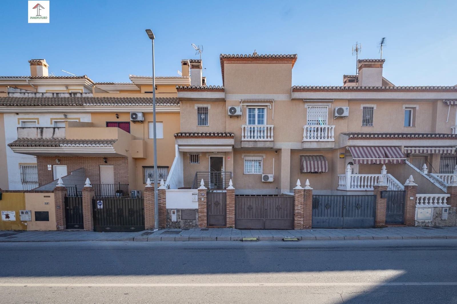 4 camera da letto Villetta a Schiera in vendita in Ogijares con piscina garage - 319.000 € (Rif: 9814494)