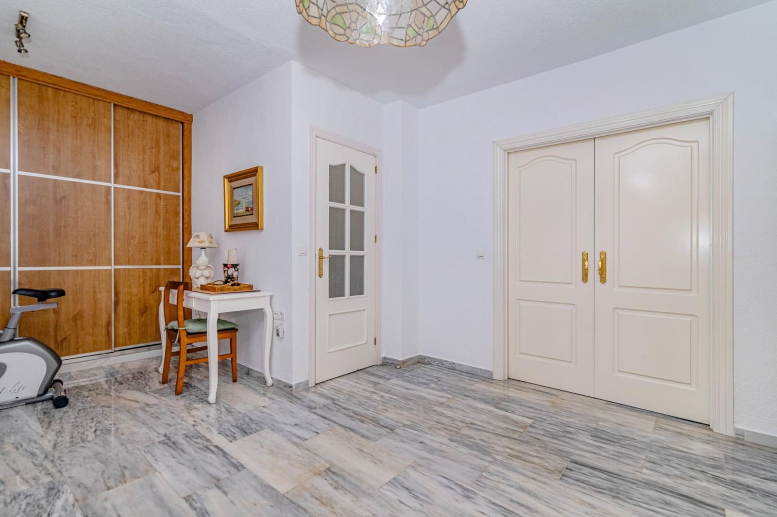 5 bedroom Semi-detached Villa for sale in Jun with pool garage - € 279,900 (Ref: 9814496)