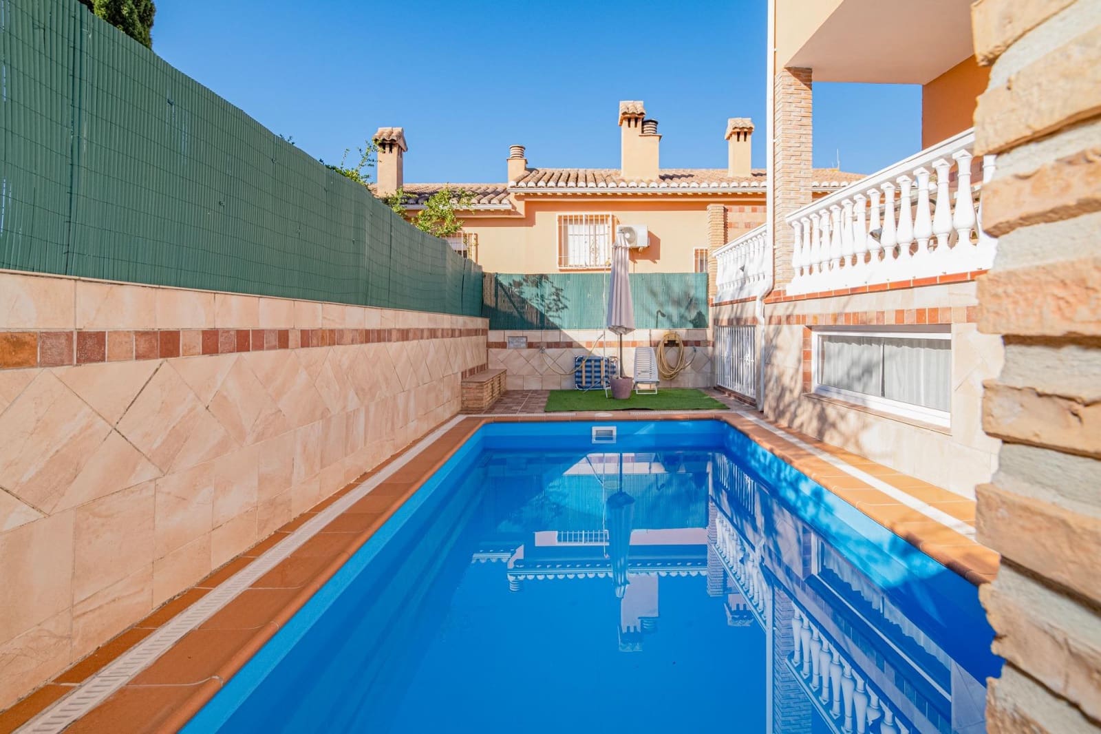 5 bedroom Semi-detached Villa for sale in Jun with pool garage - € 279,900 (Ref: 9814496)