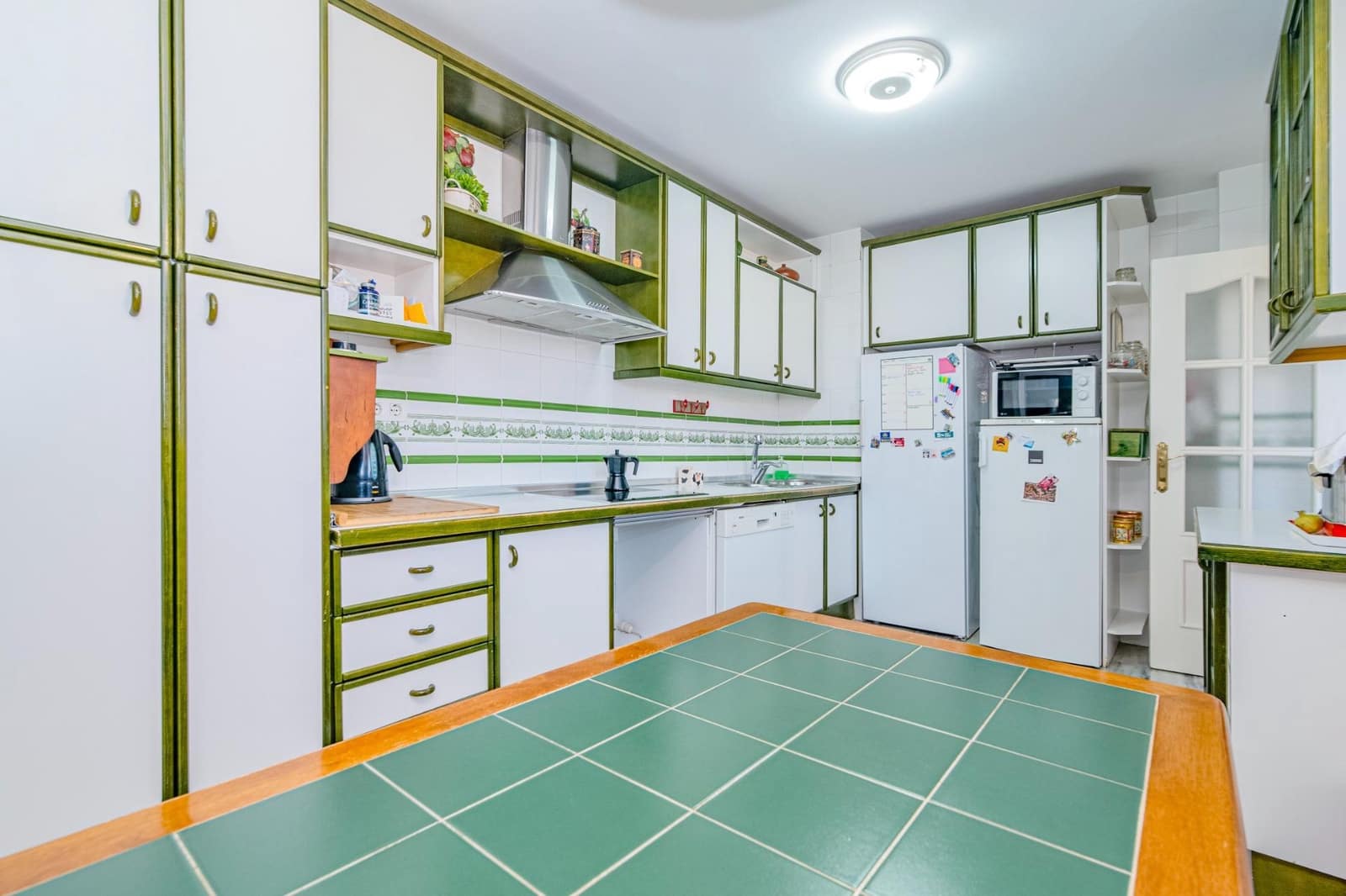 5 bedroom Semi-detached Villa for sale in Jun with pool garage - € 279,900 (Ref: 9814496)