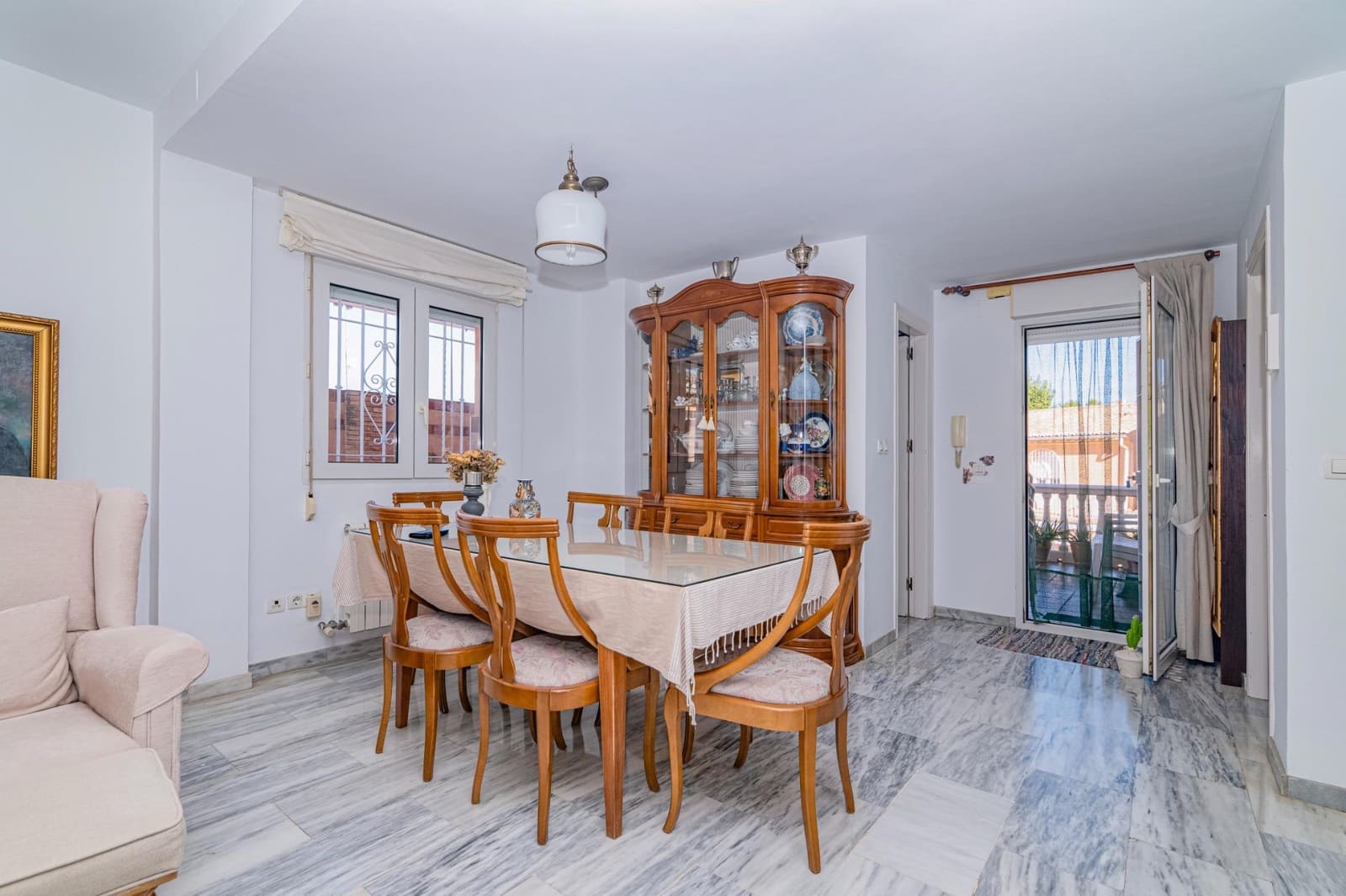 5 bedroom Semi-detached Villa for sale in Jun with pool garage - € 279,900 (Ref: 9814496)