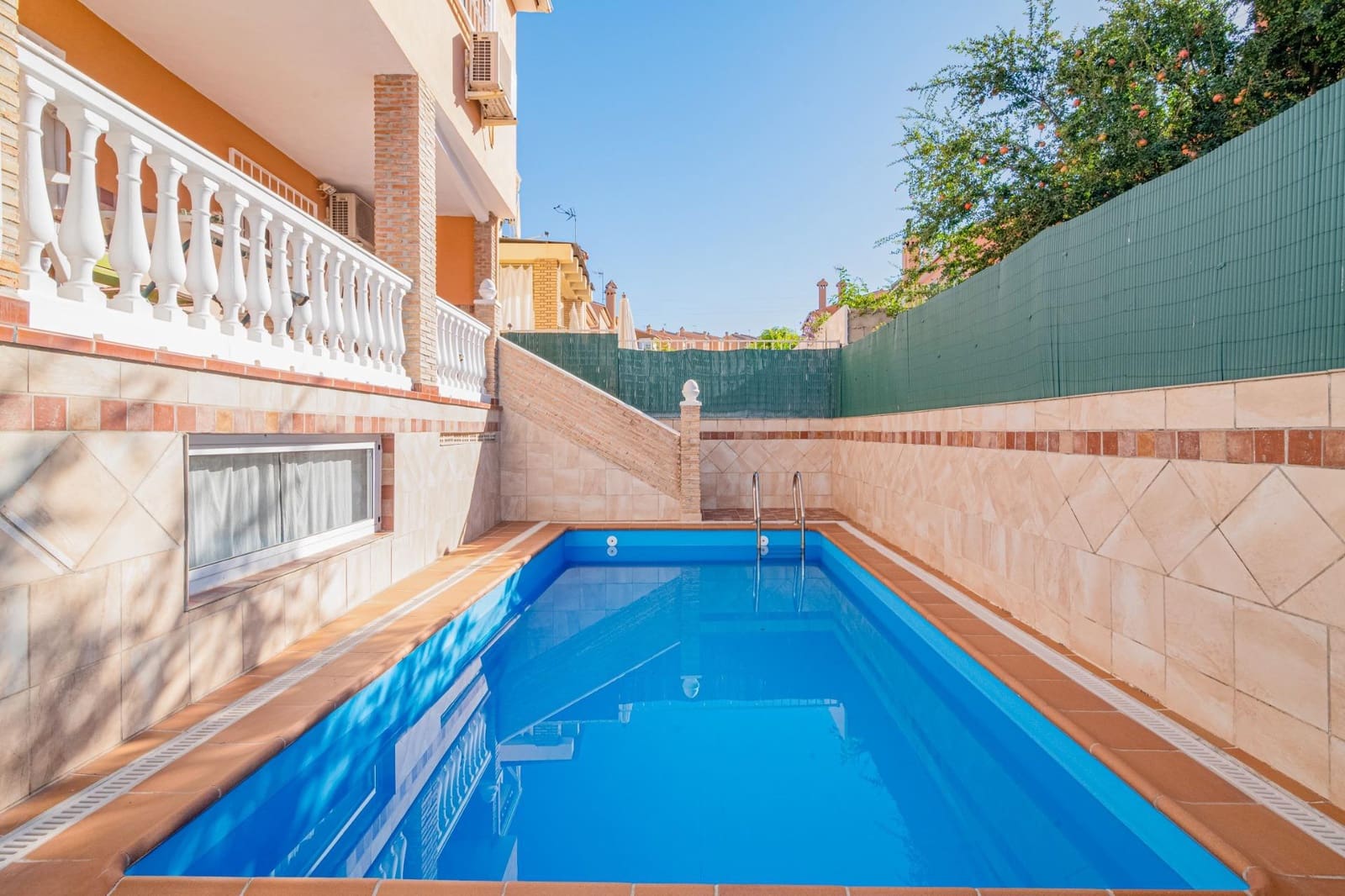 5 bedroom Semi-detached Villa for sale in Jun with pool garage - € 279,900 (Ref: 9814496)