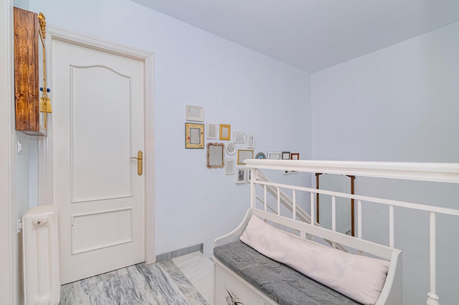 5 bedroom Semi-detached Villa for sale in Jun with pool garage - € 279,900 (Ref: 9814496)