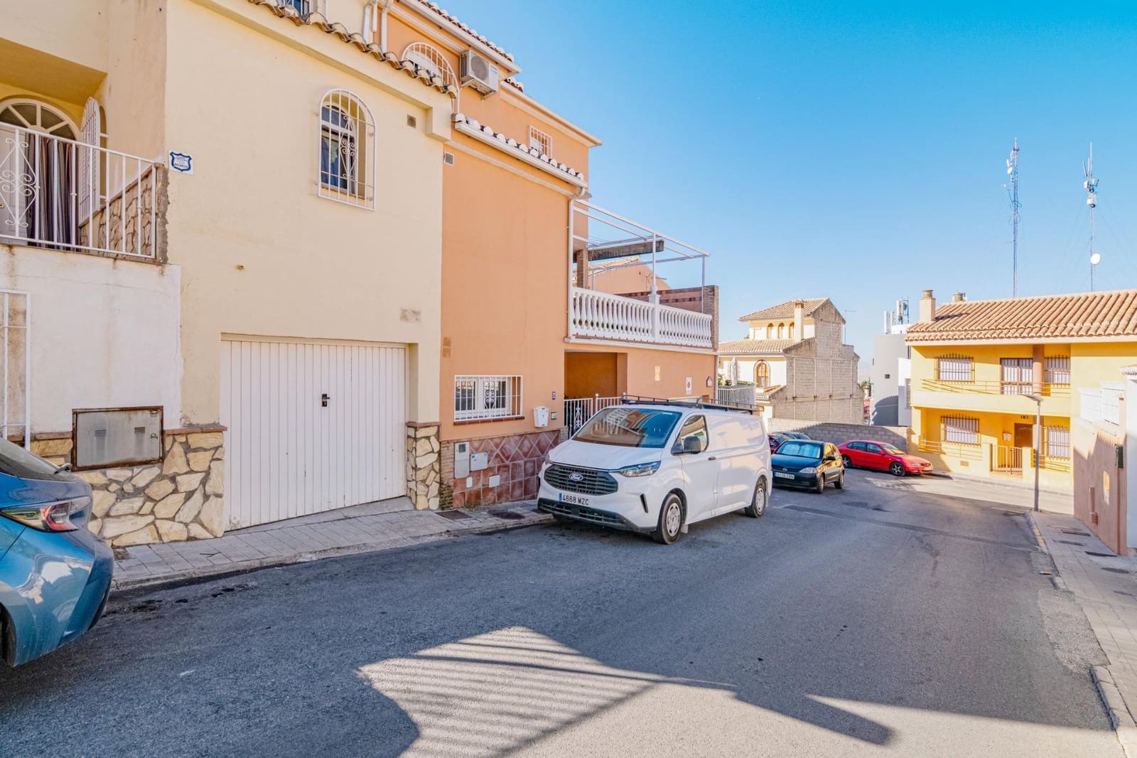 5 bedroom Semi-detached Villa for sale in Jun with pool garage - € 279,900 (Ref: 9814496)
