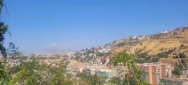 Chalet de 5 habitaciones en Granada ciudad en venta - 630.000 € (Ref: 9814497)
