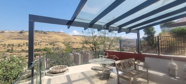 Chalet de 5 habitaciones en Granada ciudad en venta - 630.000 € (Ref: 9814497)