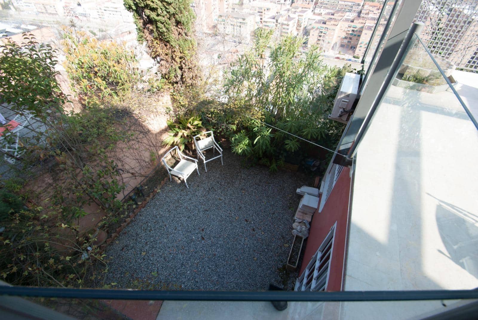 Chalet de 5 habitaciones en Granada ciudad en venta - 630.000 € (Ref: 9814497)