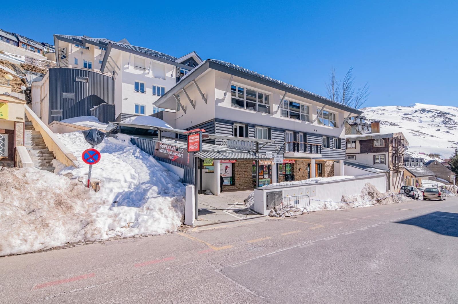 2 soveværelse Lejlighed til salg i Sierra Nevada med swimmingpool garage - € 168.000 (Ref: 9814499)