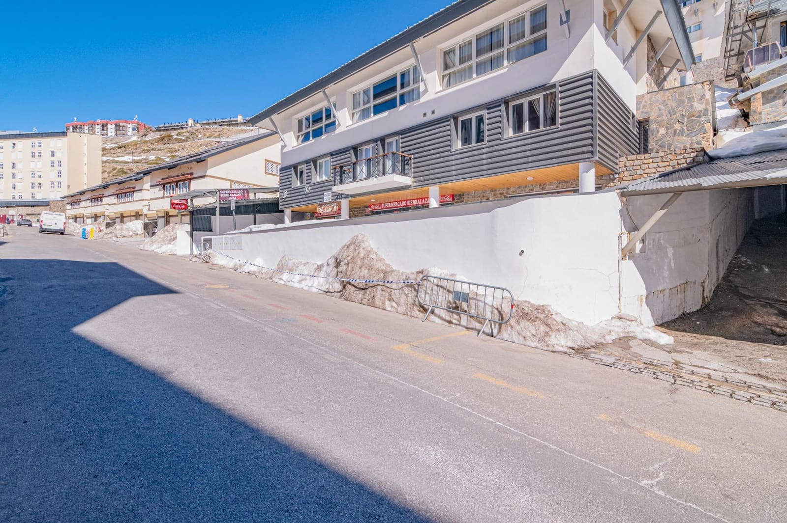 2 soveværelse Lejlighed til salg i Sierra Nevada med swimmingpool garage - € 168.000 (Ref: 9814499)