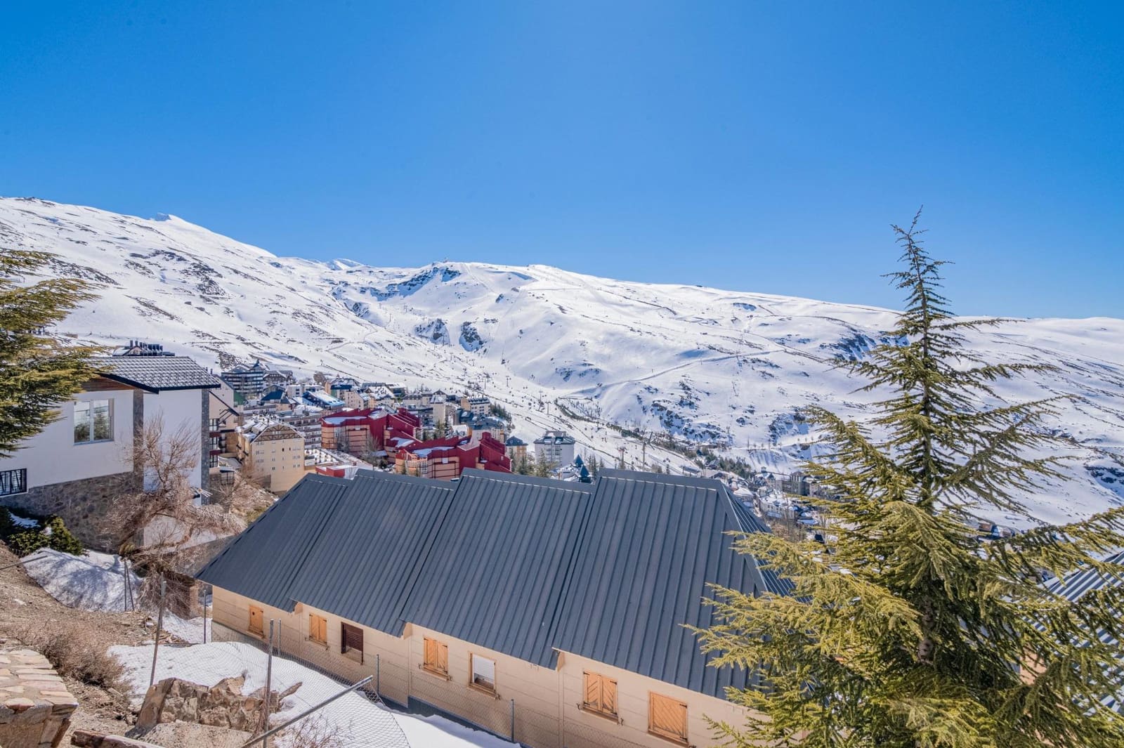 2 soveværelse Lejlighed til salg i Sierra Nevada med swimmingpool garage - € 168.000 (Ref: 9814499)