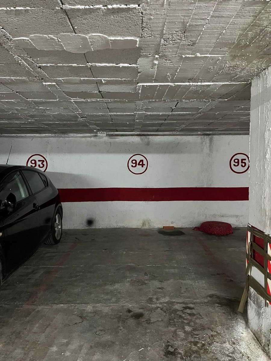 Garage for sale in Granada city - € 6,000 (Ref: 9814500)