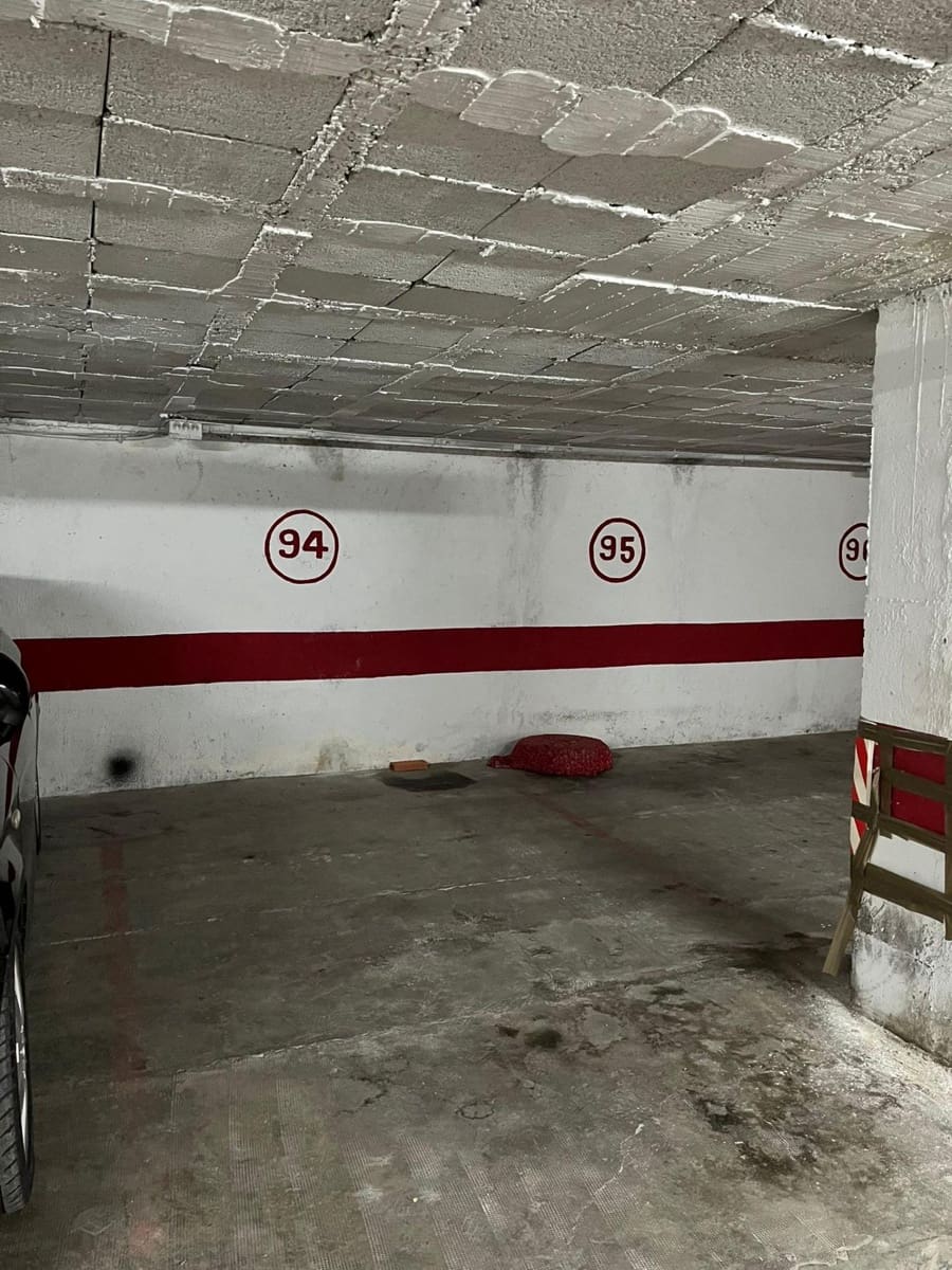 Garage for sale in Granada city - € 6,000 (Ref: 9814500)
