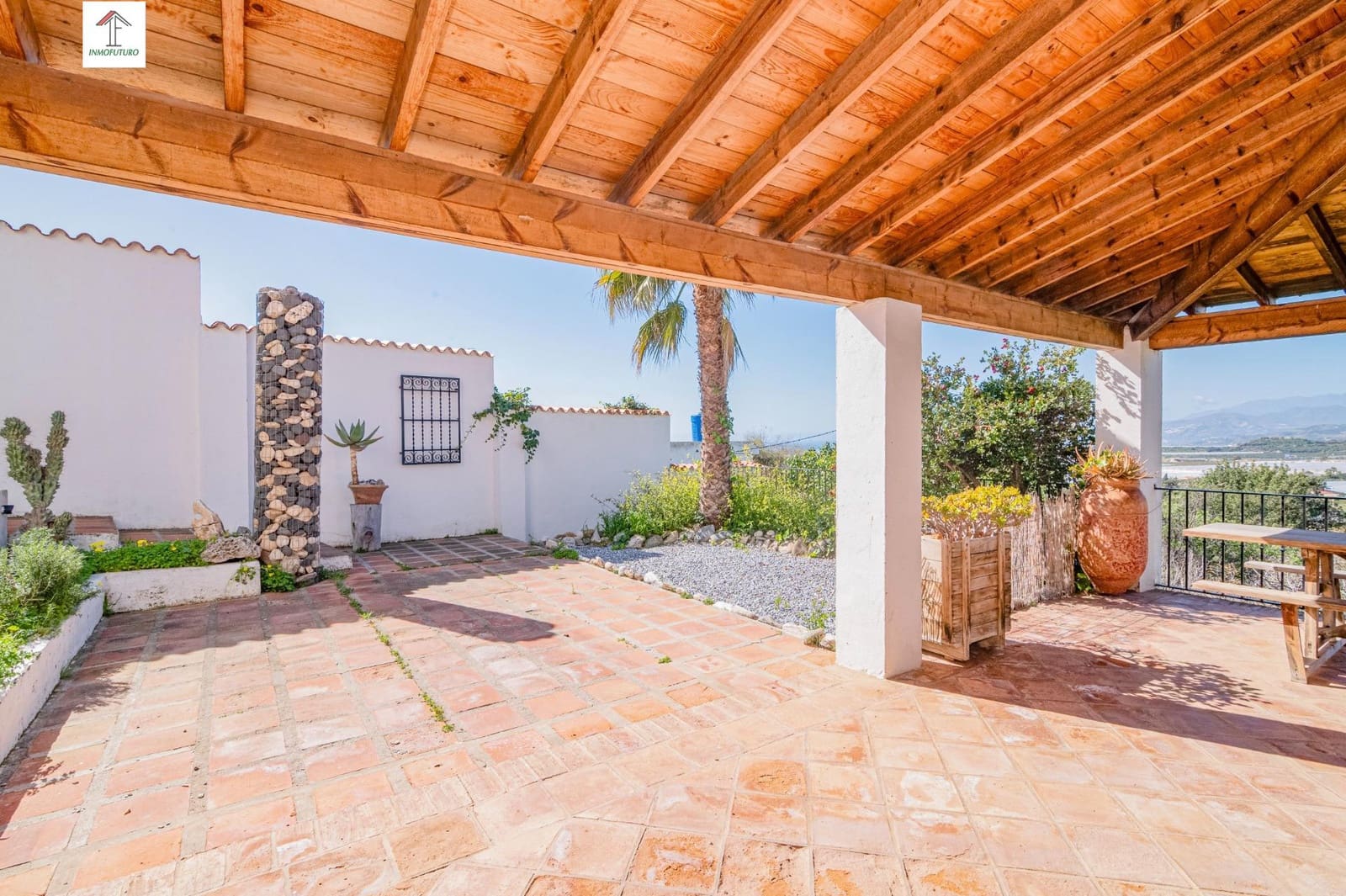 4 bedroom Villa for sale in Motril with pool garage - € 485,000 (Ref: 9814501)