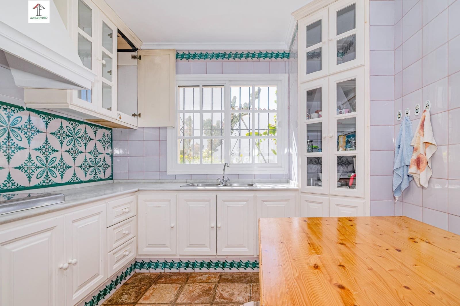 4 bedroom Villa for sale in Motril with pool garage - € 485,000 (Ref: 9814501)