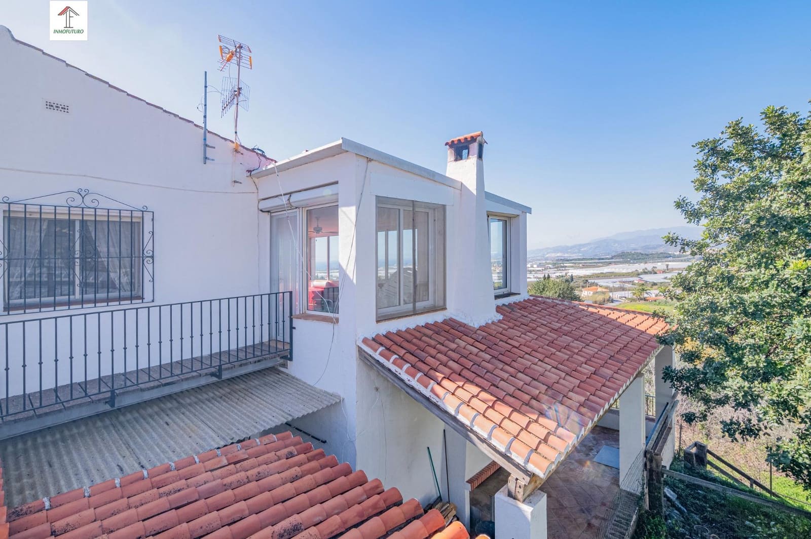 4 bedroom Villa for sale in Motril with pool garage - € 485,000 (Ref: 9814501)