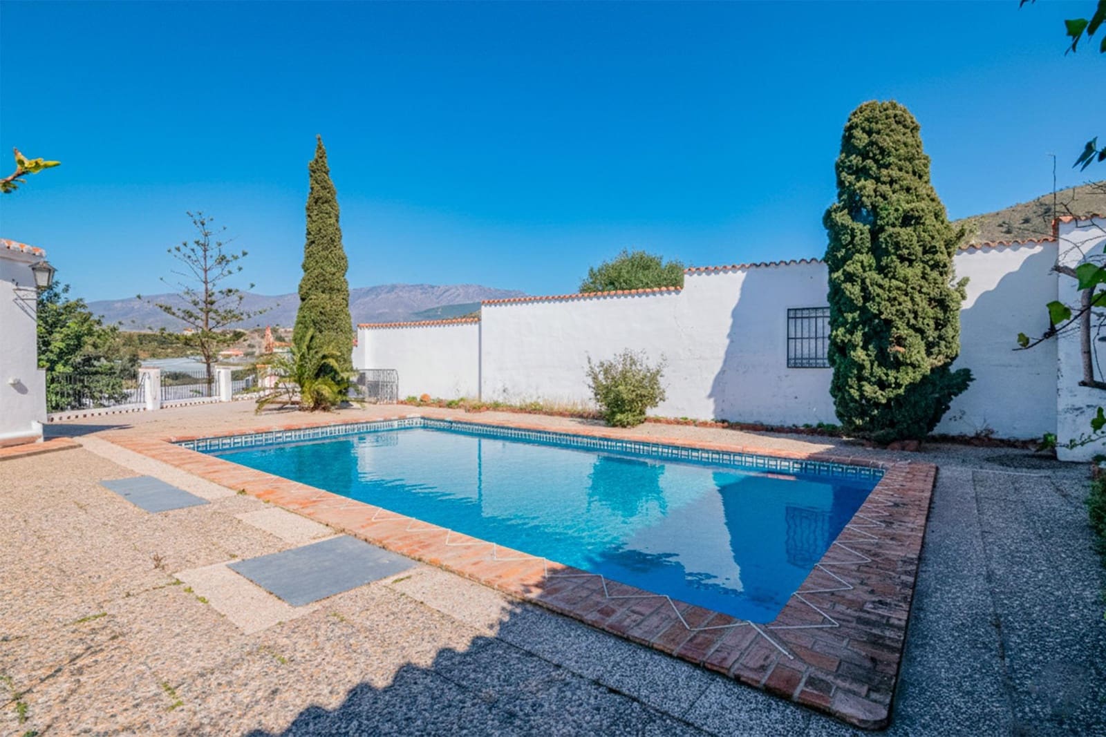 4 bedroom Villa for sale in Motril with pool garage - € 485,000 (Ref: 9814504)