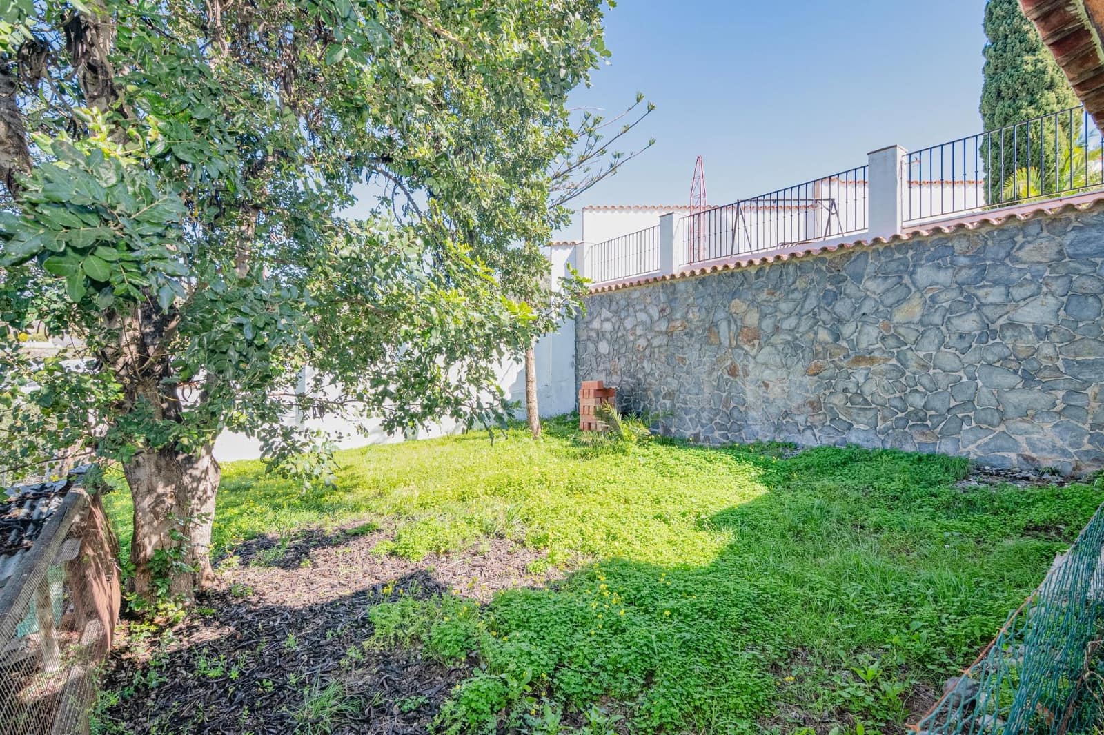 4 bedroom Villa for sale in Motril with pool garage - € 485,000 (Ref: 9814504)