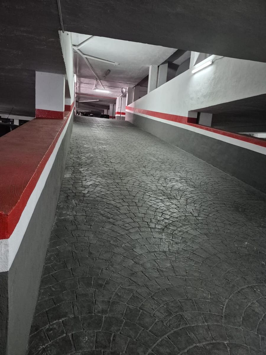 Apartamento de 4 habitaciones en Granada ciudad en venta con garaje - 218.000 € (Ref: 9814507)