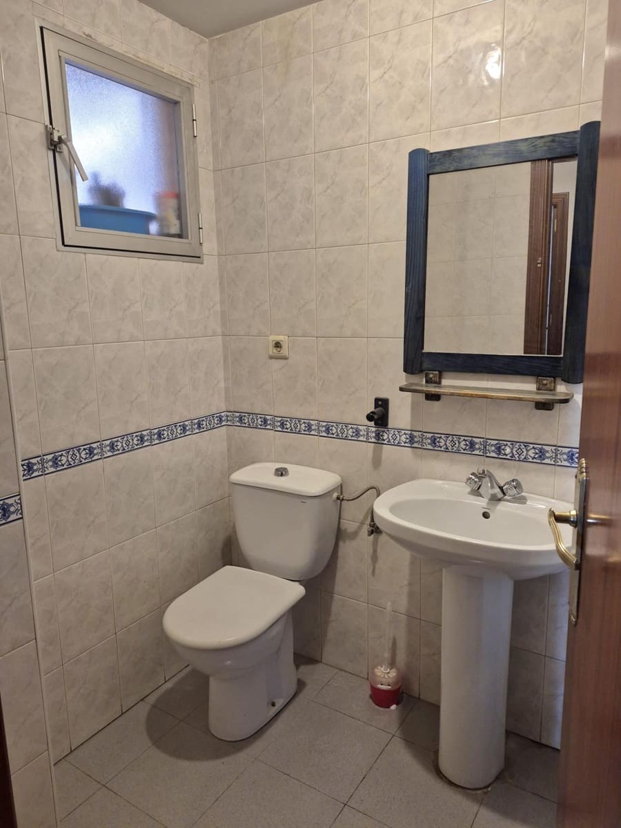 Apartamento de 4 habitaciones en Granada ciudad en venta con garaje - 218.000 € (Ref: 9814507)