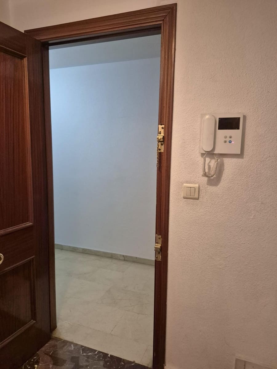 Apartamento de 4 habitaciones en Granada ciudad en venta con garaje - 218.000 € (Ref: 9814507)