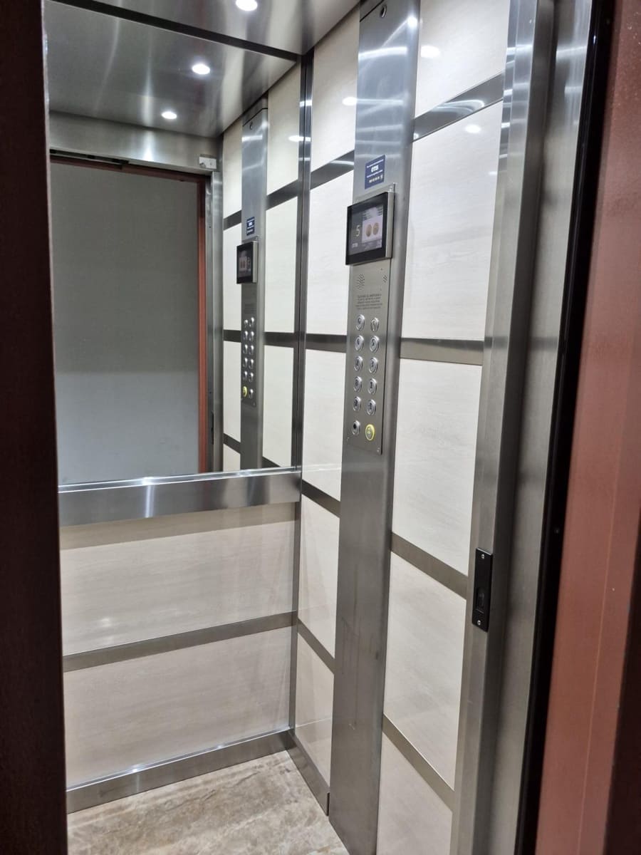 Apartamento de 4 habitaciones en Granada ciudad en venta con garaje - 218.000 € (Ref: 9814507)