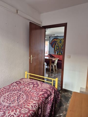4 soveværelse Lejlighed til salg i Granada by med garage - € 218.000 (Ref: 9814507)