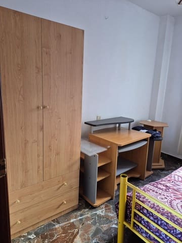 4 soveværelse Lejlighed til salg i Granada by med garage - € 218.000 (Ref: 9814507)