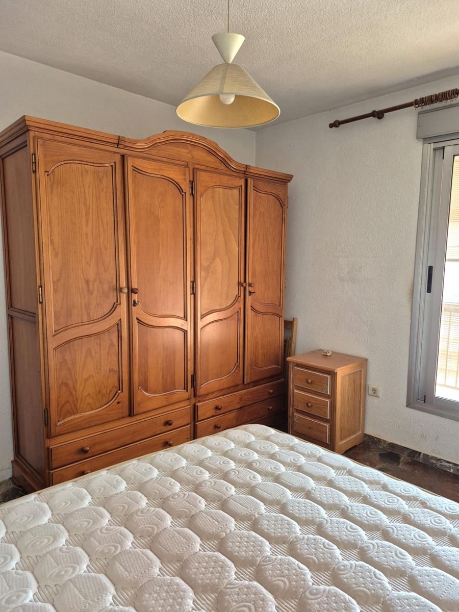 Apartamento de 4 habitaciones en Granada ciudad en venta con garaje - 218.000 € (Ref: 9814507)