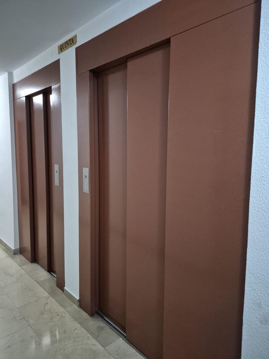 Apartamento de 4 habitaciones en Granada ciudad en venta con garaje - 218.000 € (Ref: 9814507)